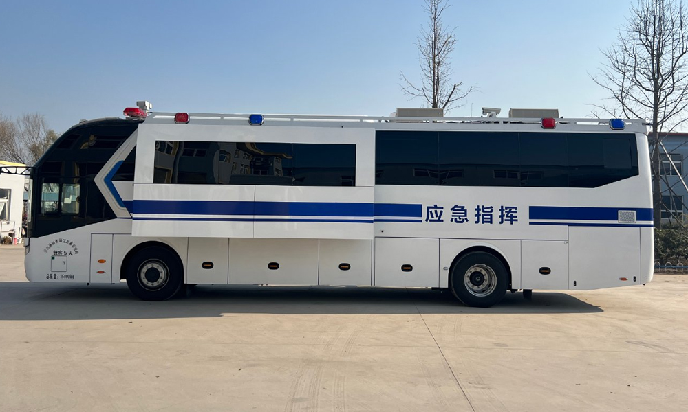 应急指挥车外观